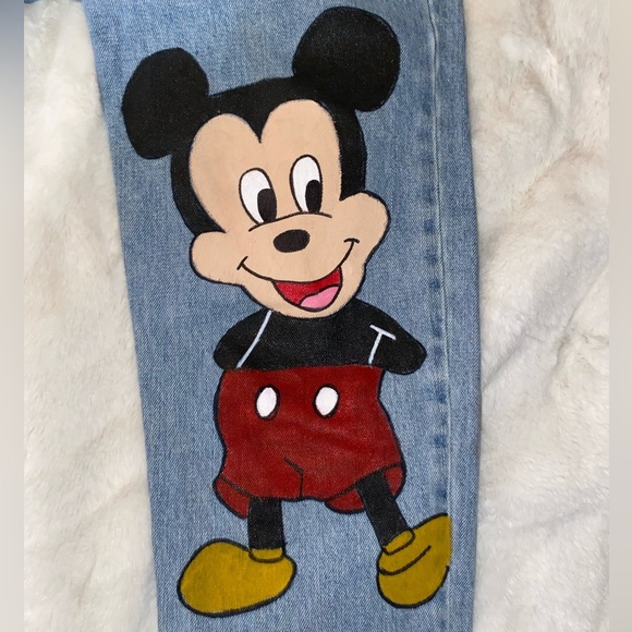 Custom Mickey Mouse Levi 550s​ - Picture 2 of 9
